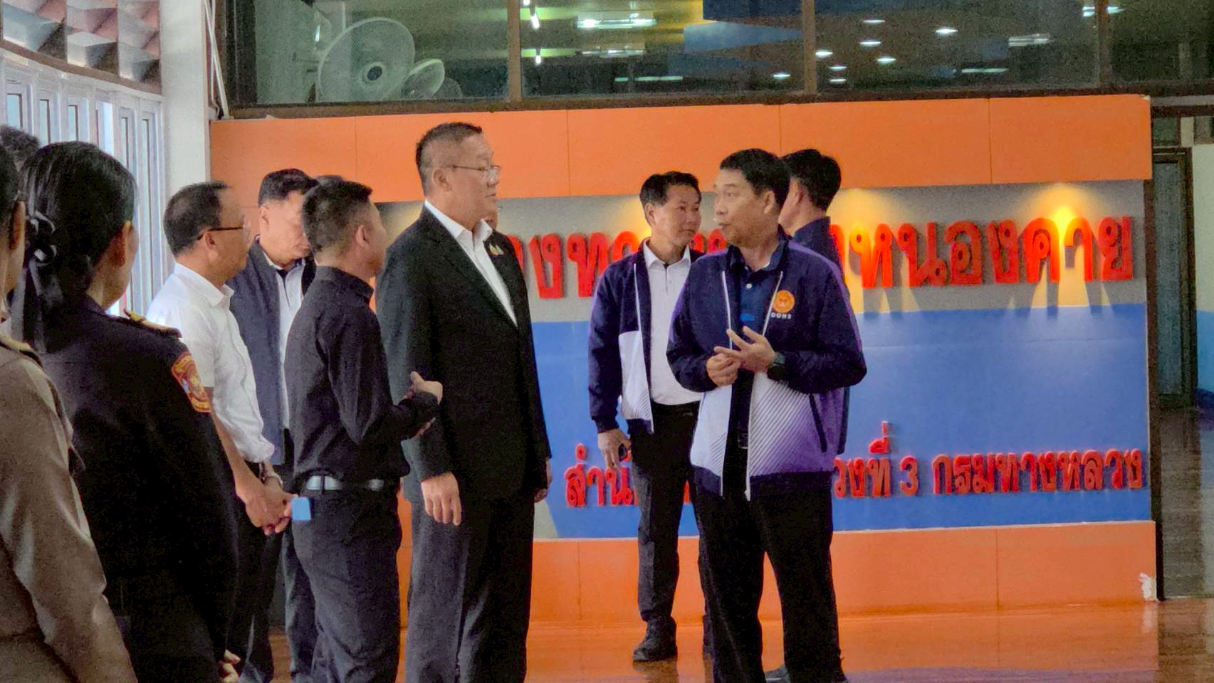 ประชุมติดตามการเตรียมการอำนวยความสะดวกในการขนส่ง และสินค้า